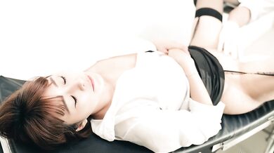 【极品爆乳女神】最新流出JVID劲爆身材超人气 乐乐 妇人科猥琐诊察 色魔医师指玩内射